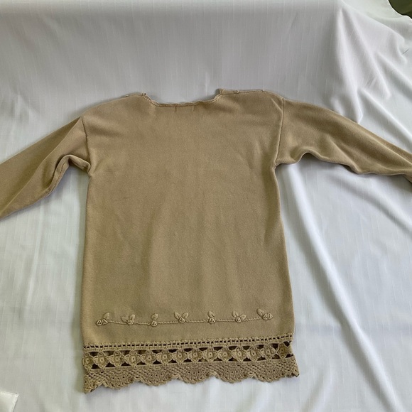 100% Cotton Long sleeves sweater, with handwoven ornaments - Picture 2 of 7